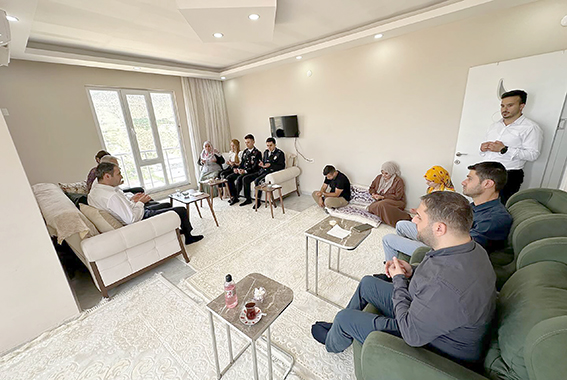 ŞEHİT AİLESİNE BAYRAM ZİYARETİ