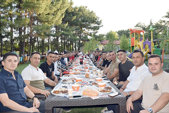 TAYİNİ ÇIKAN PERSONELLERE VEDA YEMEĞİ