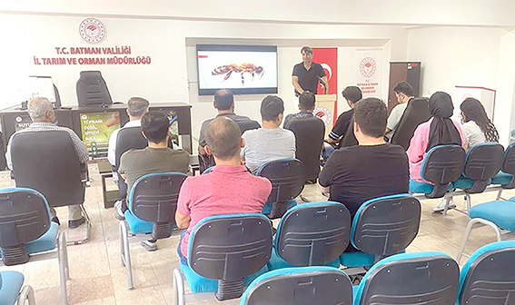 ARICILIK KURSLARI DEVAM EDİYOR