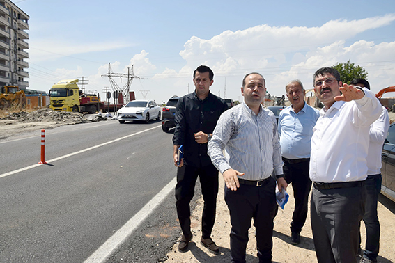 BÖLÜNMÜŞ YOL ÇALIŞMALARINI İNCELEDİ