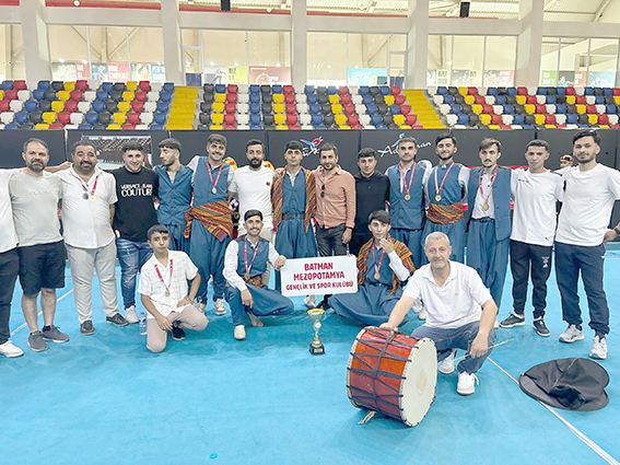 MEZOPOTAMYA HALK OYUNLARI EKİBİ ‘TARİH’ YAZDI