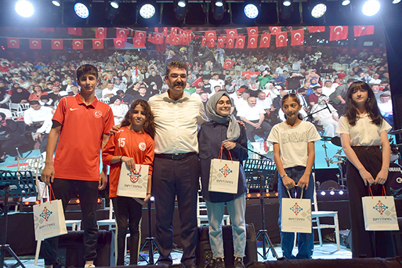 NASIROĞLU “DÜNYAYI KARIŞTIRANLARIN DÜNYASI KARIŞIYOR”