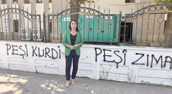 ODUNCU, VALİLİK DUVARINA KÜRTÇE YAZDI