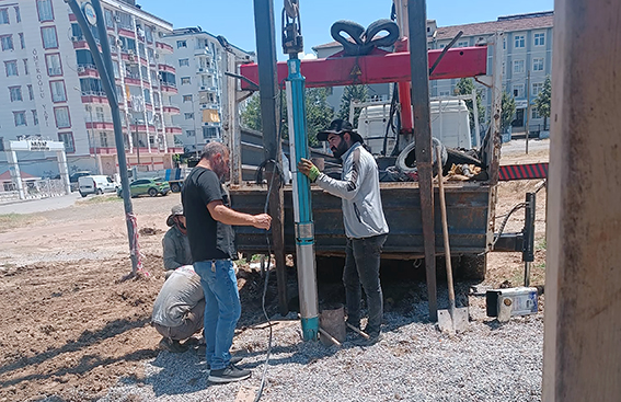 PARK SULAMASI İÇİN 5 YENİ SU KUYUSU AÇILDI