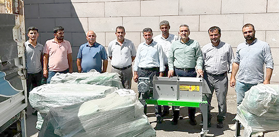 ÜZÜM ÜRETİCİLERİNE MAKİNE DESTEĞİ SAĞLANDI