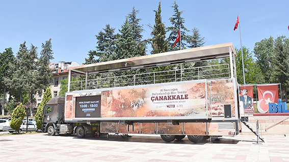 ÇANAKKALE SAVAŞLARI MOBİL MÜZESİ ZİYARETÇİLERİNİ BEKLİYOR