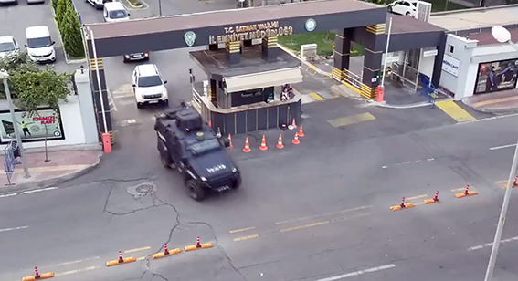 10 MİLYON TL’LİK DOLANDIRICILIK ÇETESİ ÇÖKERTİLDİ