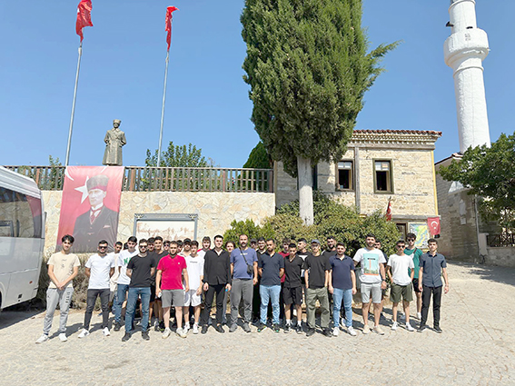 BATMANLI GENÇLER ÇANAKKALE’DEYDİ