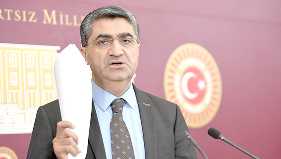 “MALİ MÜŞAVİRLER ADİL OLMAYAN ÜCRET TARİFESİ ALTINDA EZİLİYOR”