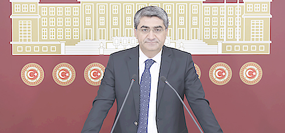 EKMEN “İNSANLARI BİR FANUSA KAPATIP ÜLKEYİ YÖNETEMEZSİNİZ”