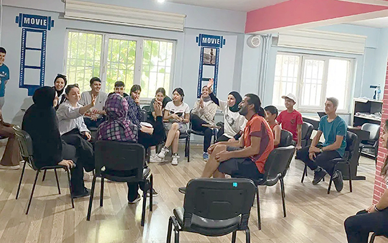 GENÇ OFİS, GENÇLERLE DOLUP TAŞIYOR