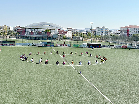 GENÇLİKTE HAFTANIN 5 GÜNÜ FUTBOL EĞİTİMİ