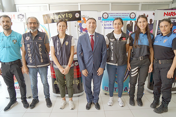 KAYIT BÜROSUNA REKTÖR DEMİR’DEN ZİYARET