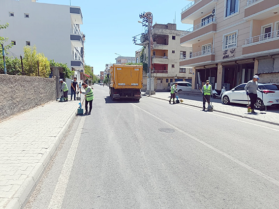 “MAHALLELERİ KARIŞ KARIŞ TEMİZLİYORUZ”