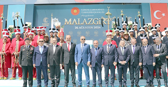 MALAZGİRT ZAFERİ’NİN 953. YIL DÖNÜMÜ BÜYÜK BİR COŞKUYLA KUTLANDI