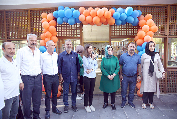 BELEDİYEDEN YENİ KİTAP KAFE