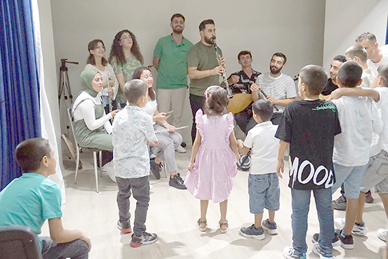 ÇOCUK EVLERİ SİTESİ’NDE MÜZİK DİNLETİSİNE KATILDILAR