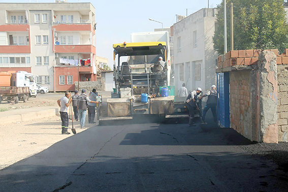 PETROLKENT VE SEYİTLERDE YOLLAR YENİLENİYOR