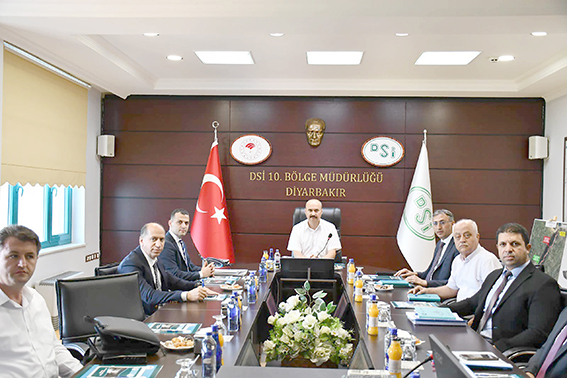 VALİ CANALP, DSİ PROJELERİNİ MASAYA YATIRDI