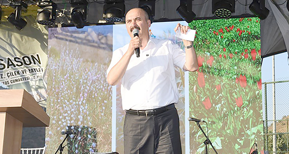 VALİ CANALP “TERÖRLE DEĞİL, COŞKUYLA ANILIYORUZ”