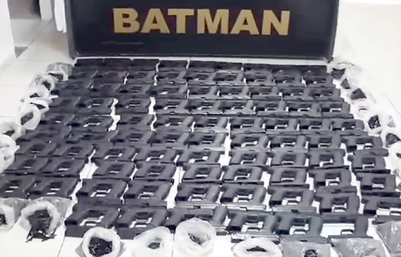 ÇOK SAYIDA SİLAH ELE GEÇİRİLDİ