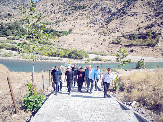 ALIÇLI’DA PARKE TAŞI DÖŞEME ÇALIŞMALARI TAMAMLANDI