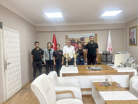 ATLETİZM TAKIMLARINDAN 2 TÜRKİYE DERECESİ