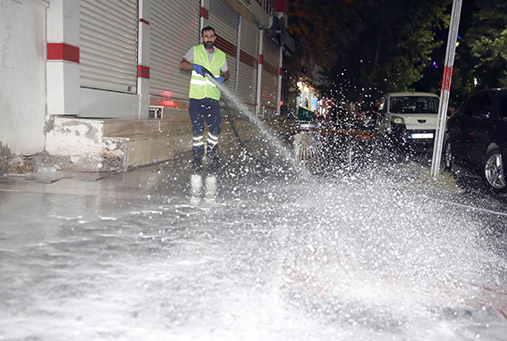 AYDIN ASLAN’DA GECE TEMİZLİĞİ