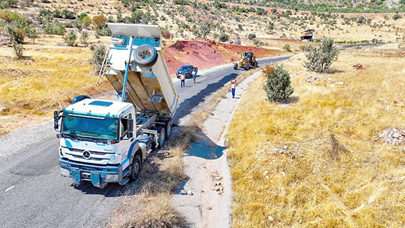 BECİRMAN YOLU ASFALTA KAVUŞTU