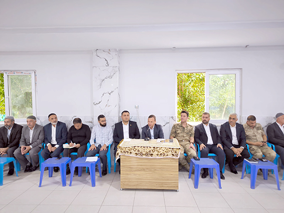 BEKİRHAN’DA MUHTAR VE VATANDAŞLARI DİNLEDİ