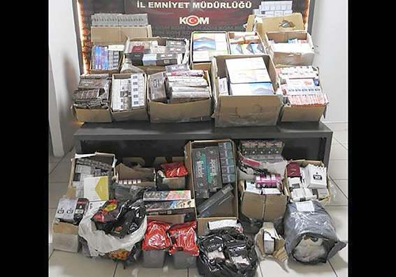 KARGO ARACINDA YÜKLÜ MİKTARDA KAÇAK ÜRÜN ELE GEÇİRİLDİ