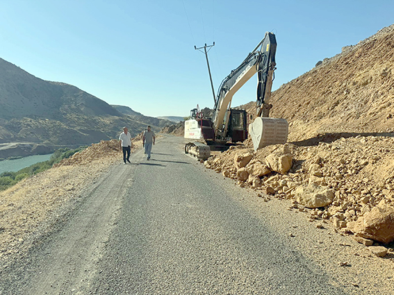 KÖYLERDE HİZMET SEFERBERLİĞİ SÜRÜYOR