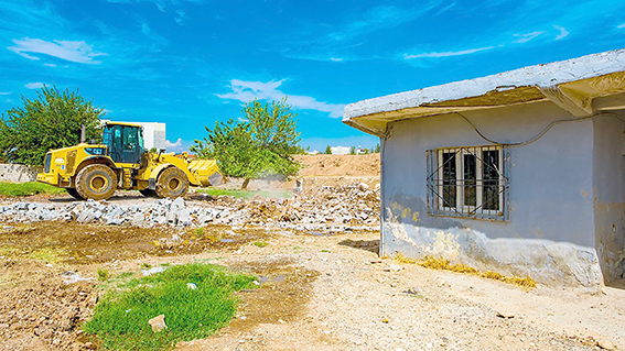 METRUK BİNALAR YIKILIYOR