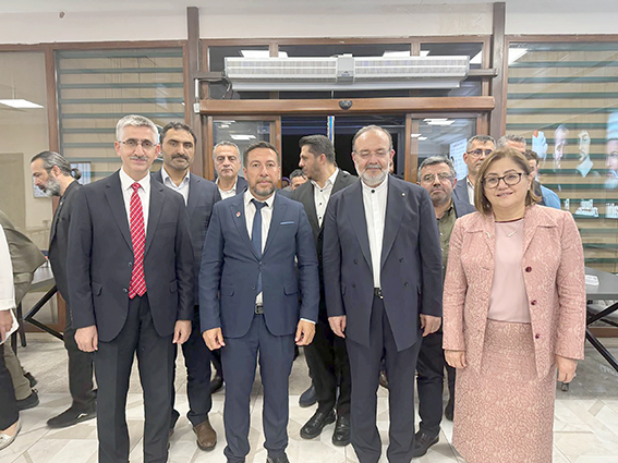 SPOR PROJE MÜDÜRÜ YILIN ÖĞRETMENİ SEÇİLDİ