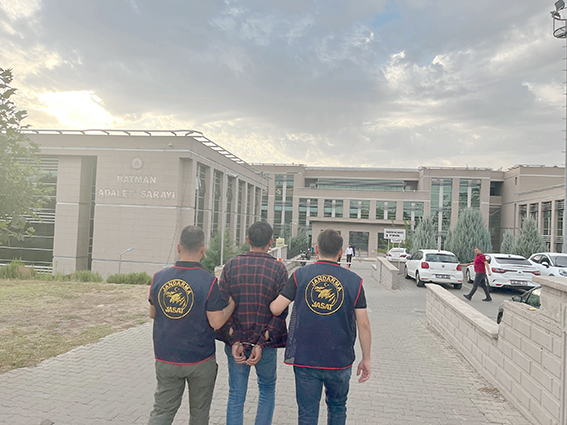 ONLARCA SUÇTAN ARANIYORLARDI, YAKALANDILAR