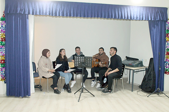 ÇOCUK EVLERİ SİTESİNDE ÖĞRETMENLER GÜNÜ PROGRAMI DÜZENLENDİ