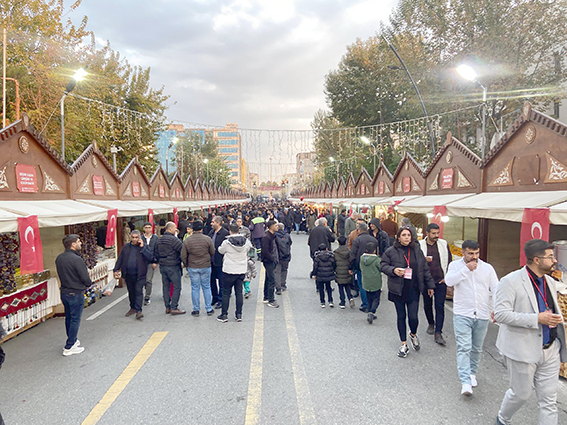 İKİ GÜNDE 104.877 KİŞİ ZİYARET ETTİ