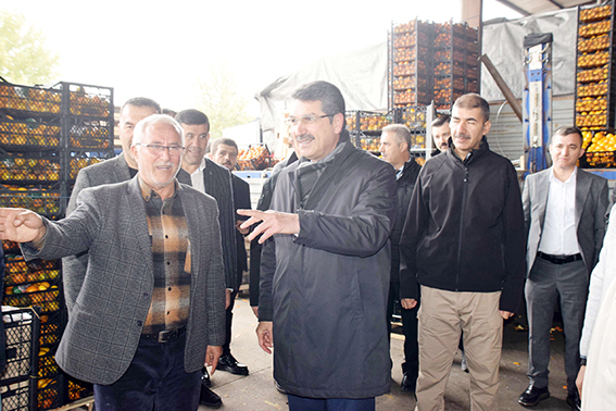 NASIROĞLU, SEBZE VE MEYVE HALİ’Nİ ZİYARET ETTİ