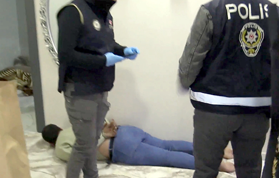 SOKAK OLAYLARINA KARIŞAN 24 ŞAHIS OPERASYONLA YAKALANDI