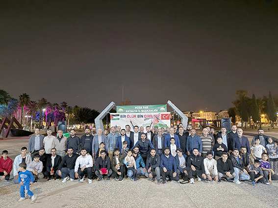 “YAHYA SİNVAR GİBİ İMAN ETMİŞLER KÂİNATA MEYDAN OKUYORLAR”