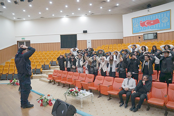 BATÜ’DE İZCİLİK KONFERANSI DÜZENLENDİ