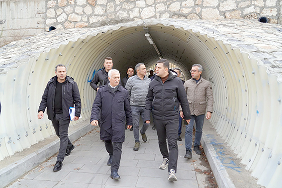 HEMZEMİN GEÇİTTE HUMMALI ÇALIŞMA!