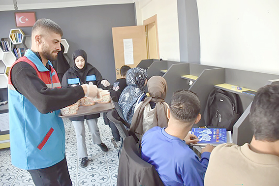 ÖĞRENCİLERE SICAK ÇORBA DESTEĞİ