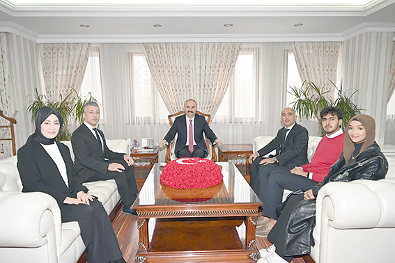 VALİ CANALP’A ULUSLARARASI GÖÇMENLER GÜNÜ ZİYARETİ