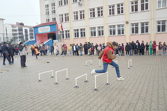 YÜCEBAĞ’DA ÖĞRENCİLER İÇİN SPOR PARKURU OLUŞTURULDU