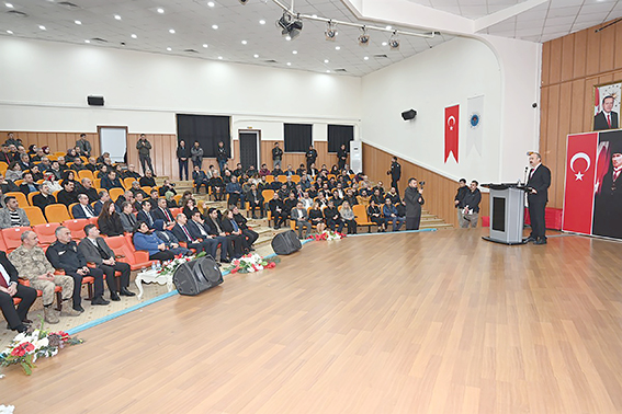 AKADEMİSYEN-ÖĞRENCİ BULUŞMALARI DEĞERLENDİRİLDİ