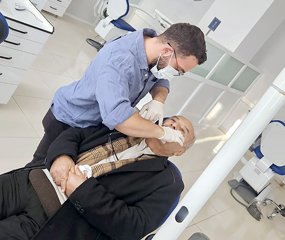 AĞIZ VE DİŞ SAĞLIĞI MERKEZİNDE TEDAVİLER BAŞLADI