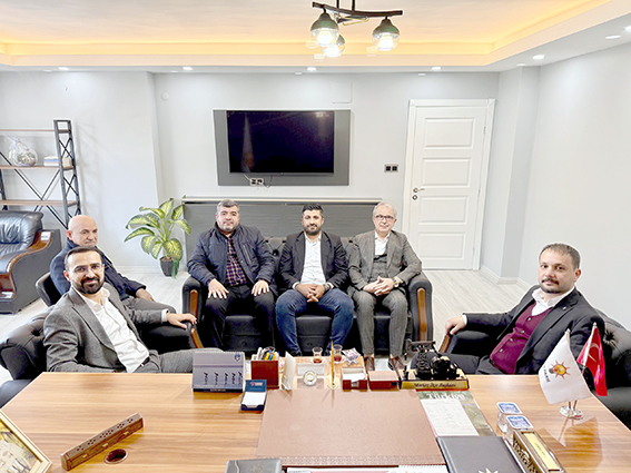 ALTUN’DAN AK PARTİ’YE ‘HAYIRLI OLSUN’ ZİYARETİ