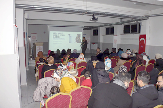 BELEDİYEDEN EBEVEYN EĞİTİMİ SEMİNERİ