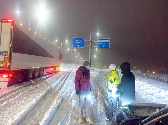 GERCÜŞ’TE KARLA MÜCADELE ÇALIŞMALARI DEVAM EDİYOR